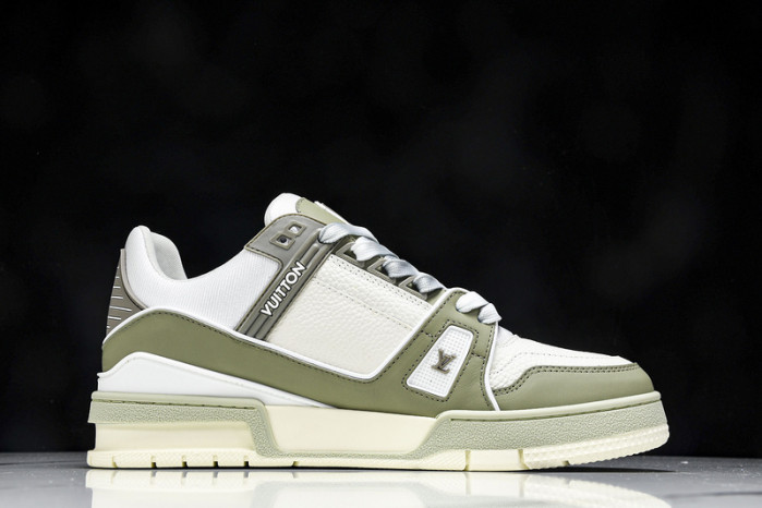 L1VV TRAINER