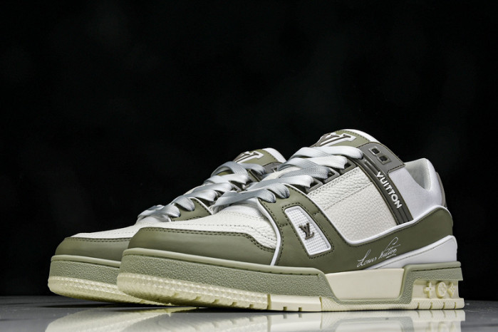 L1VV TRAINER