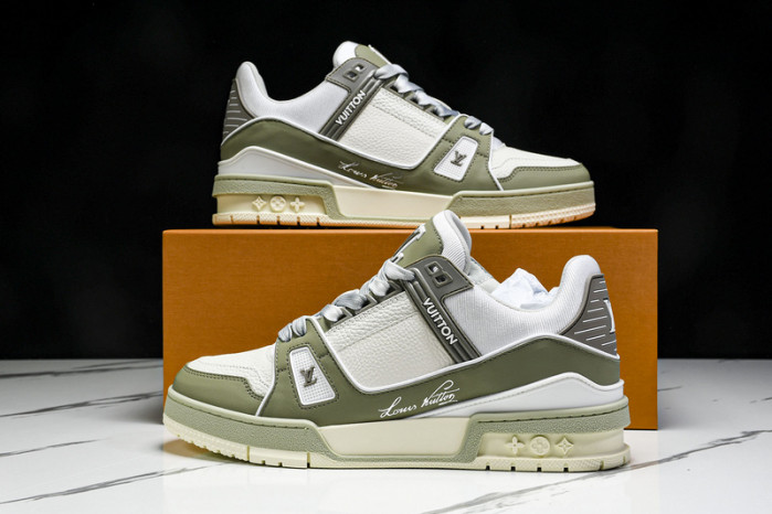 L1VV TRAINER