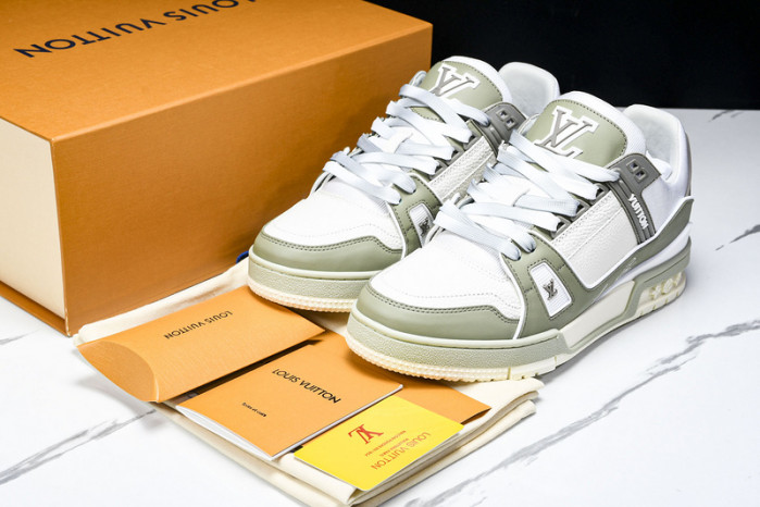 L1VV TRAINER