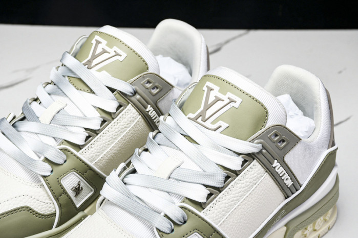 L1VV TRAINER
