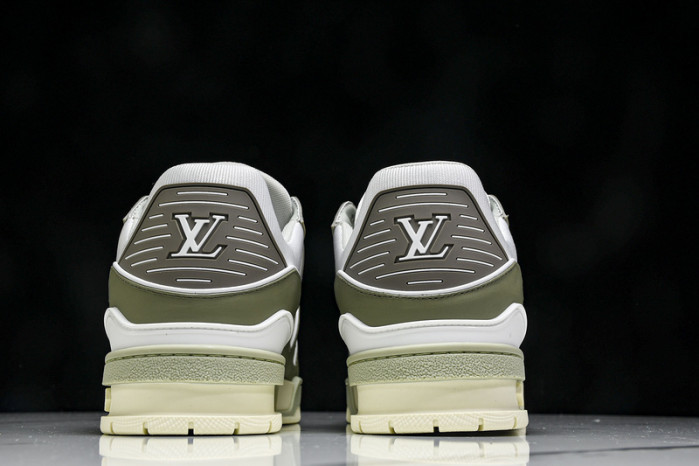 L1VV TRAINER