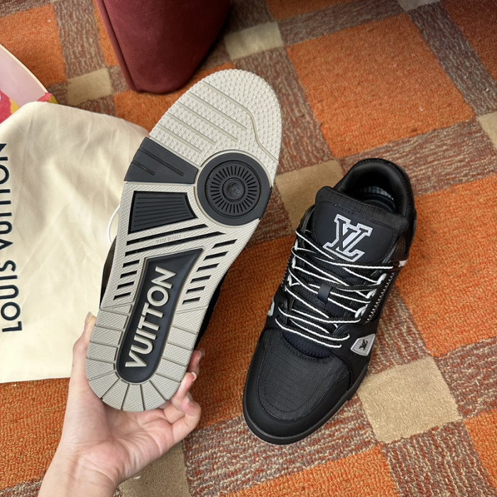 L1VV TRAINER