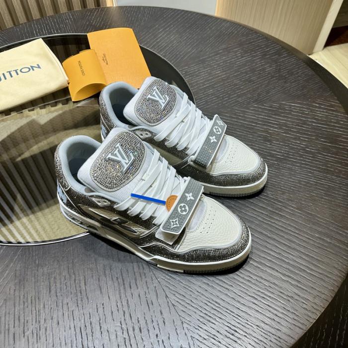 L1VV TRAINER