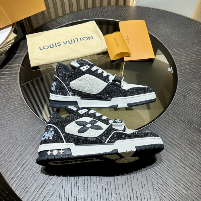 L1VV TRAINER