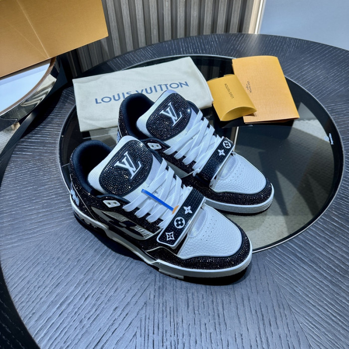 L1VV TRAINER