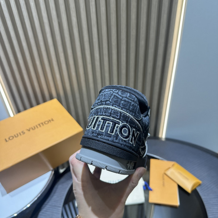 L1VV TRAINER