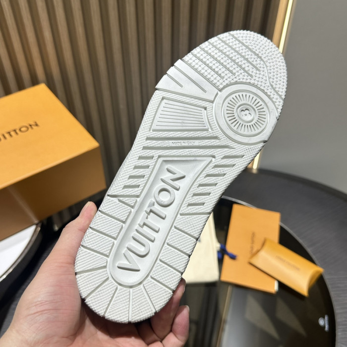 L1VV TRAINER