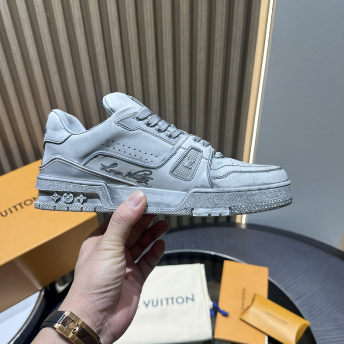 L1VV TRAINER
