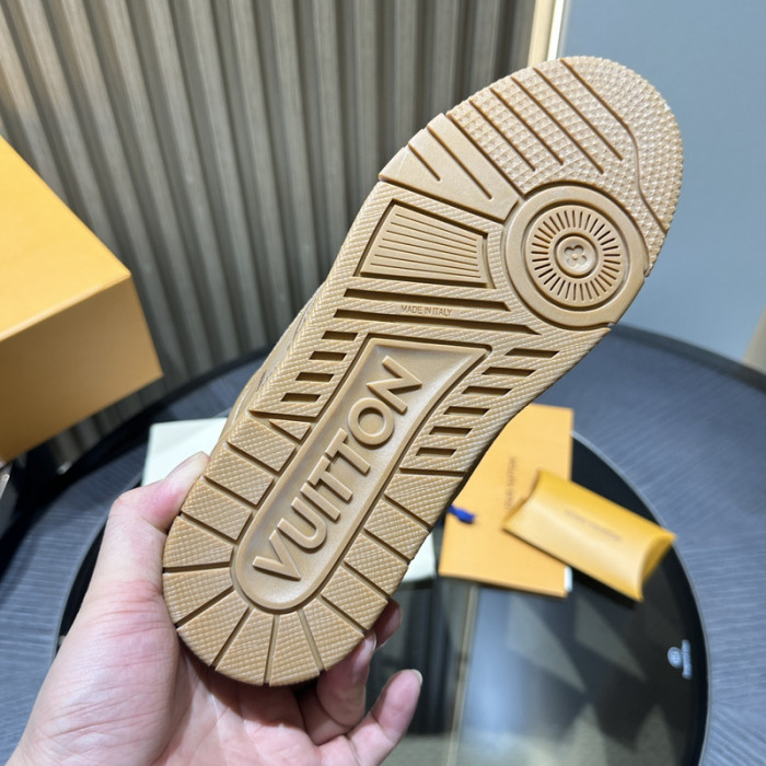 L1VV TRAINER