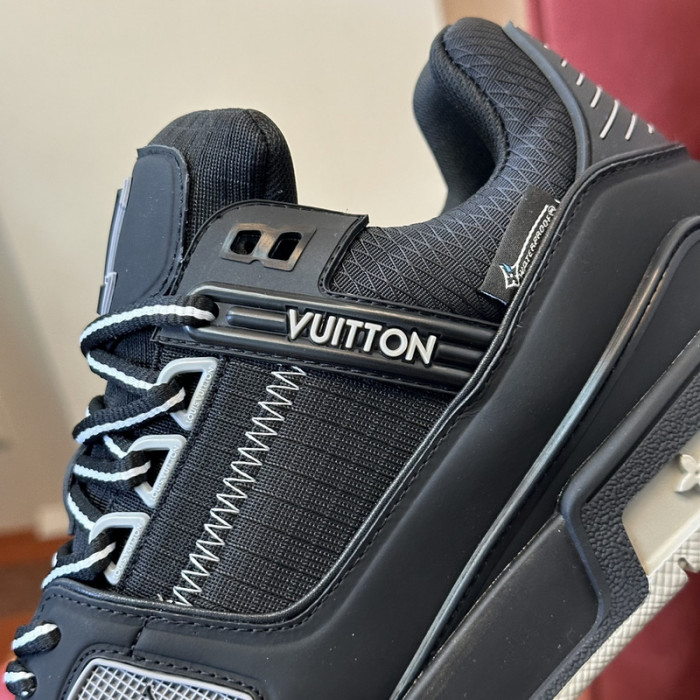 L1VV TRAINER