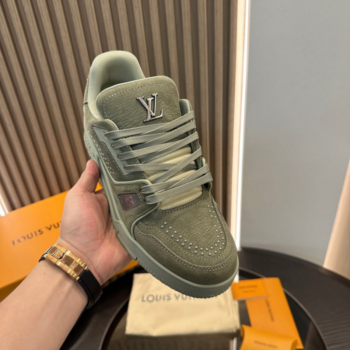L1VV TRAINER