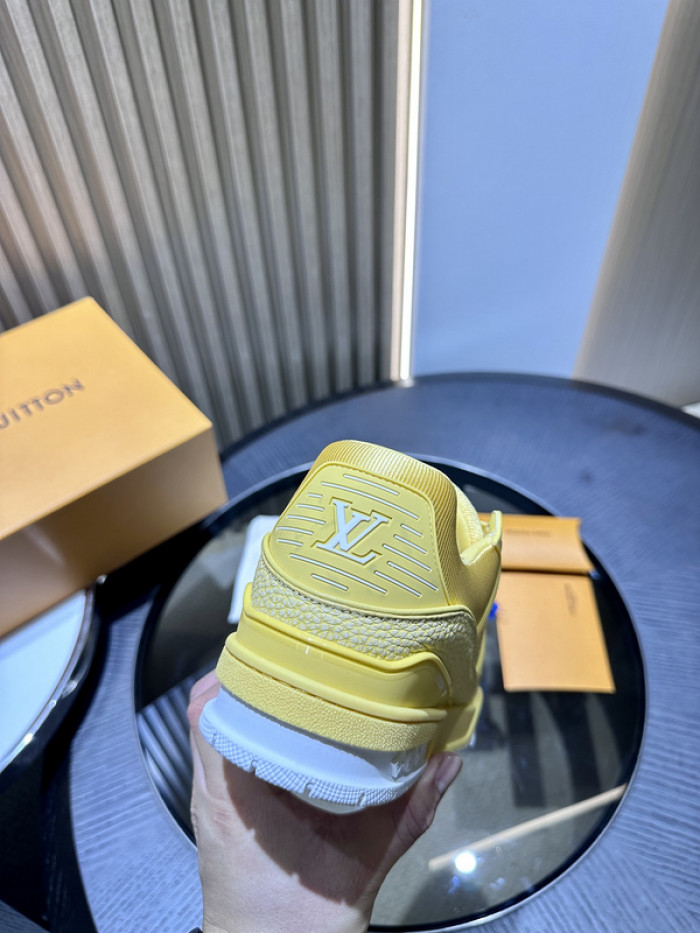 L1VV TRAINER