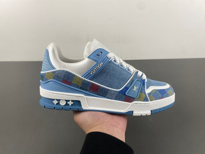 L1VV TRAINER