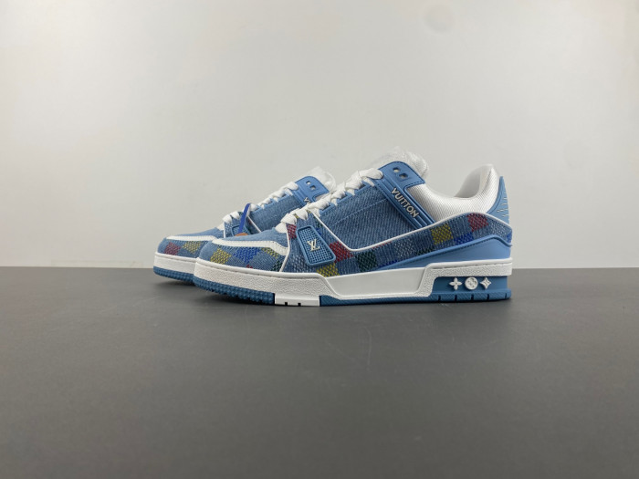 L1VV TRAINER