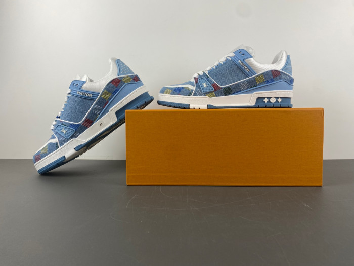 L1VV TRAINER