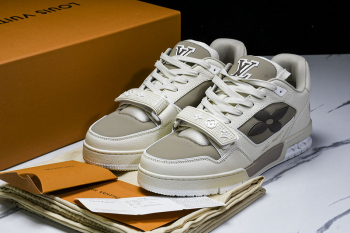 L1VV TRAINER