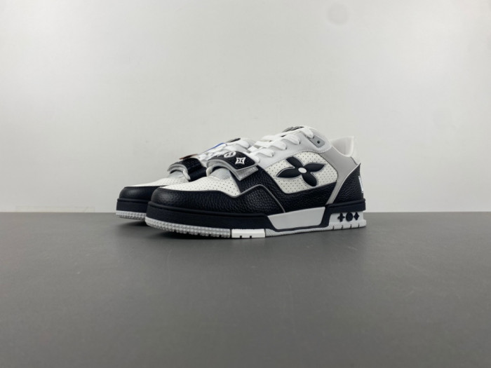 L1VV TRAINER
