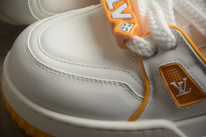 L1VV TRAINER