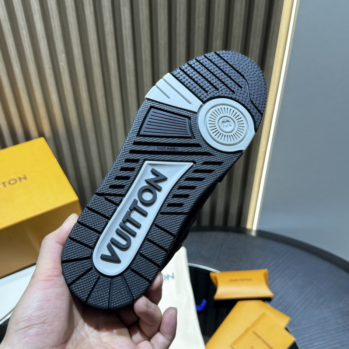 L1VV TRAINER
