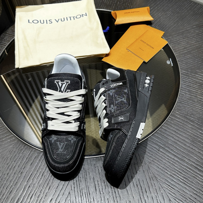 L1VV TRAINER