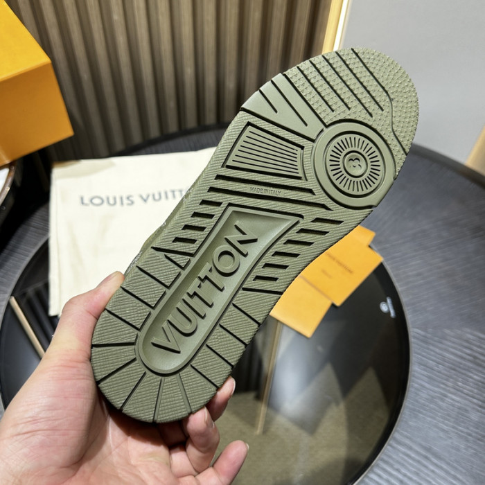 L1VV TRAINER