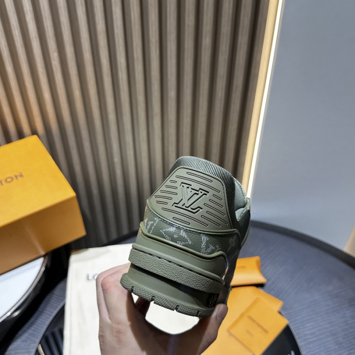 L1VV TRAINER