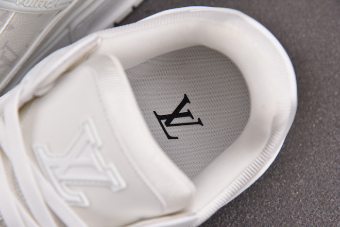 L1VV TRAINER