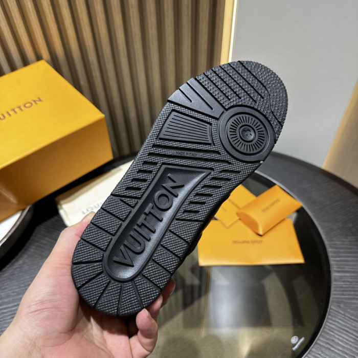 L1VV TRAINER