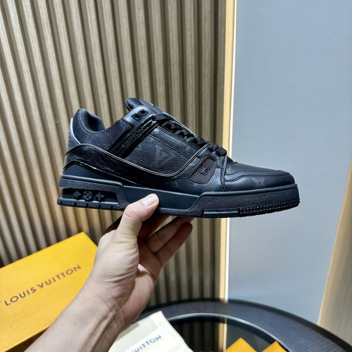 L1VV TRAINER