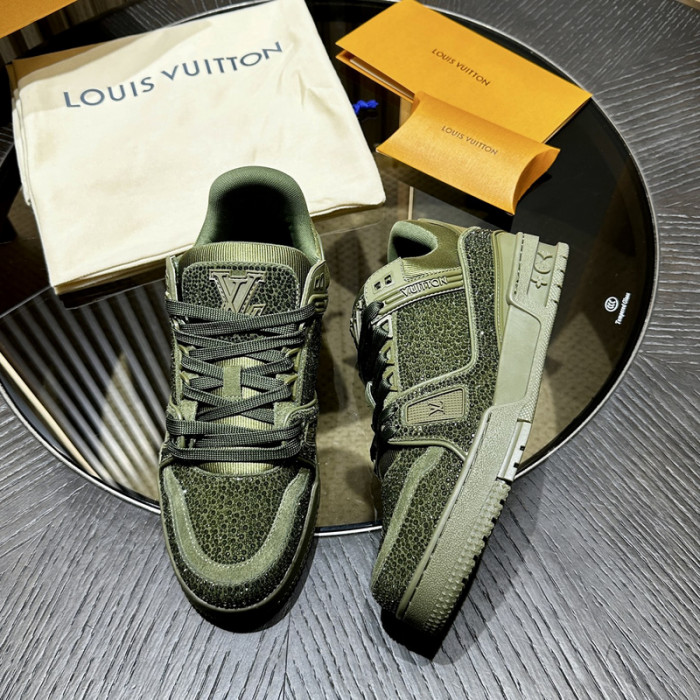 L1VV TRAINER