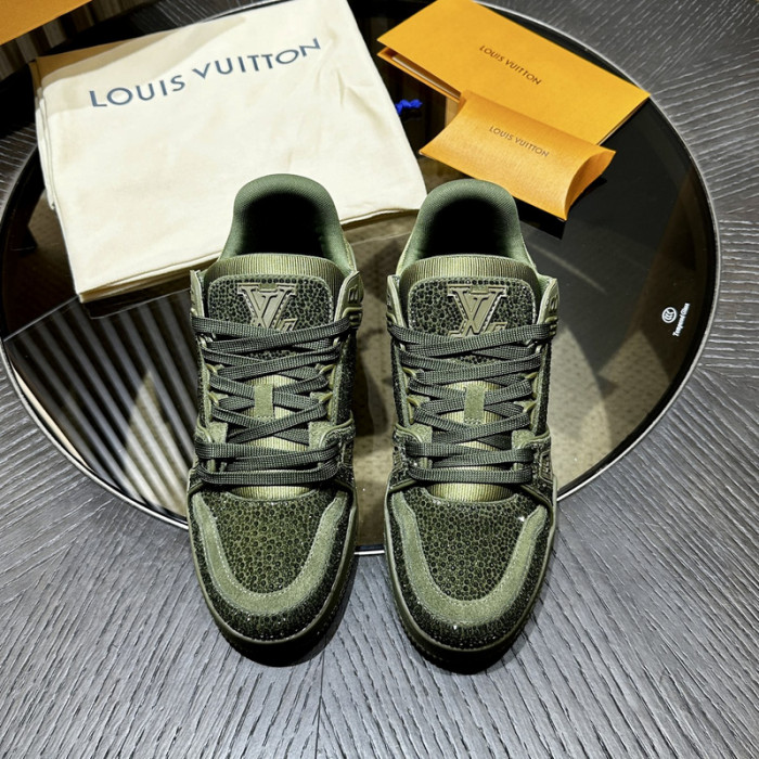 L1VV TRAINER