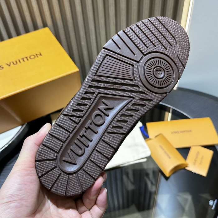 L1VV TRAINER