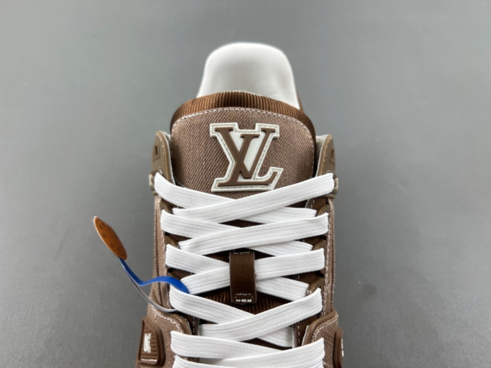 L1VV TRAINER