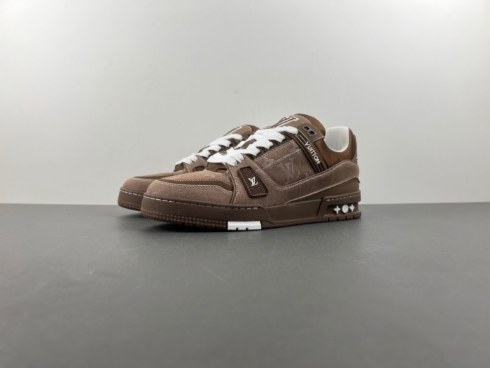L1VV TRAINER