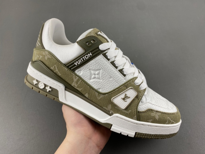 L1VV TRAINER