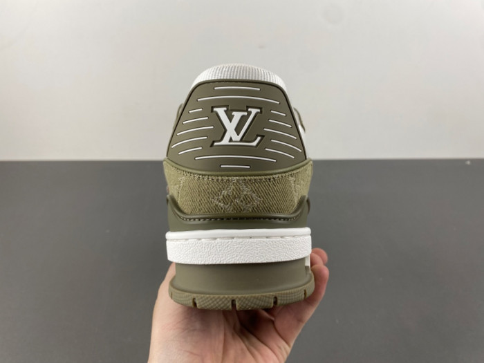 L1VV TRAINER