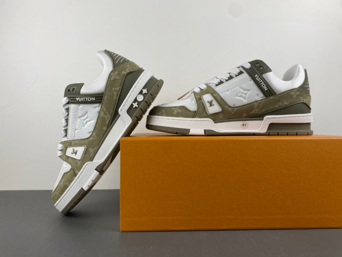 L1VV TRAINER