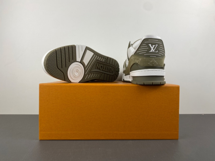 L1VV TRAINER