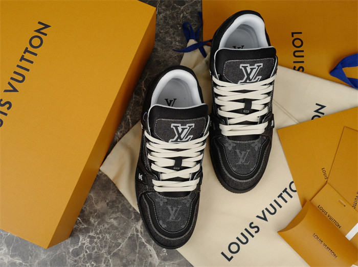 L1VV TRAINER