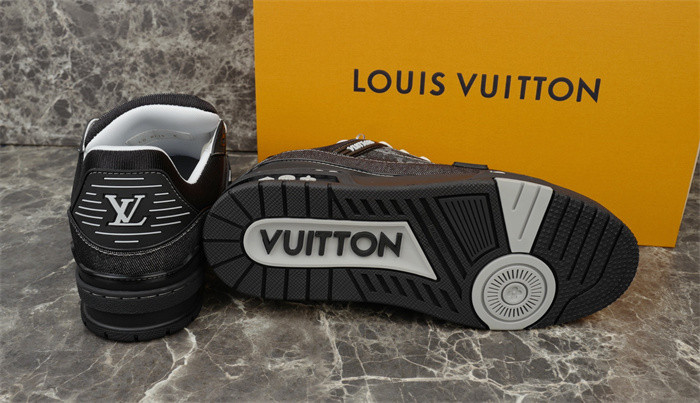 L1VV TRAINER