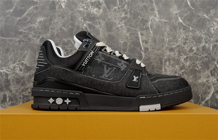 L1VV TRAINER