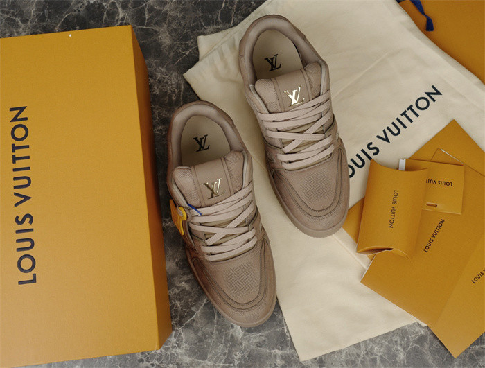 L1VV TRAINER