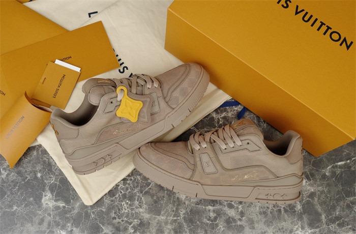 L1VV TRAINER