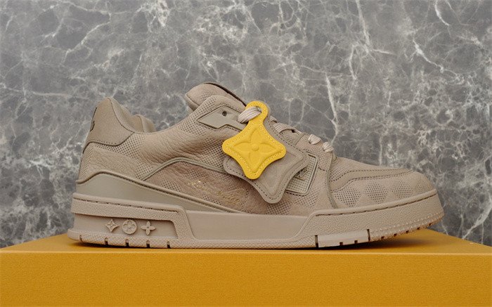 L1VV TRAINER