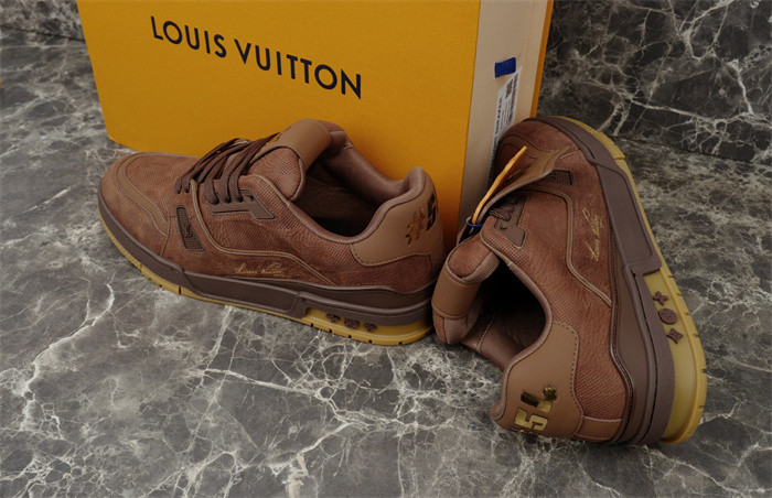 L1VV TRAINER