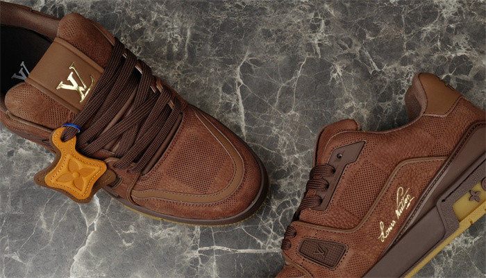 L1VV TRAINER