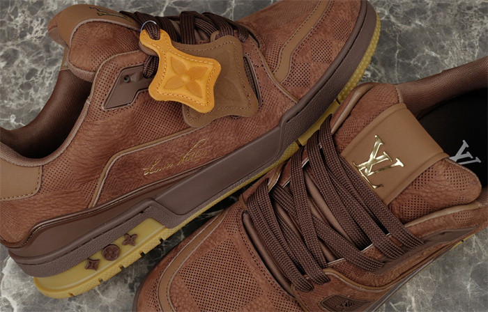 L1VV TRAINER