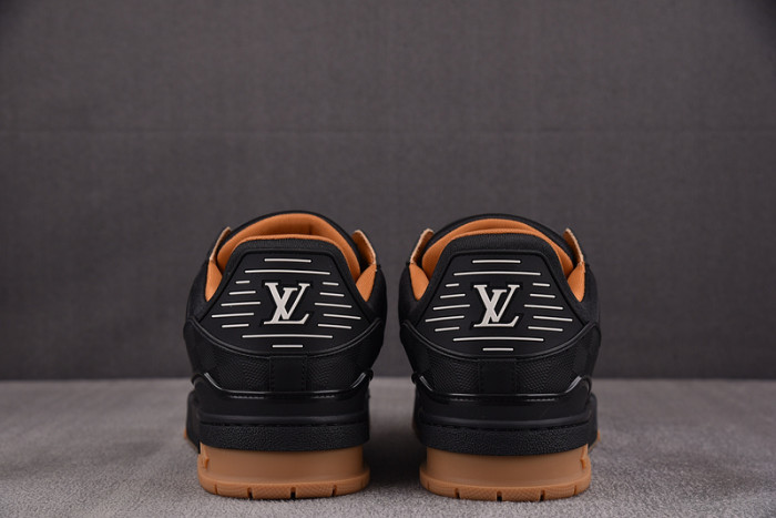L1VV TRAINER