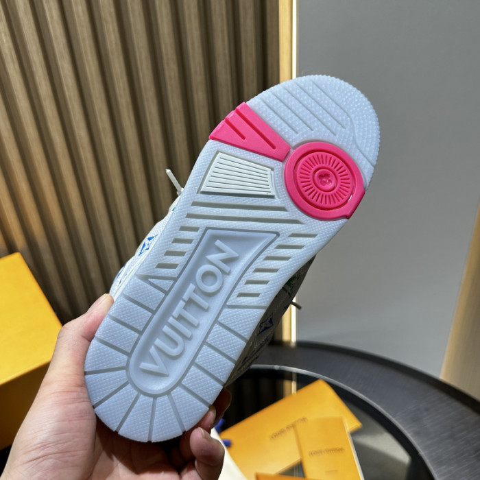 L1VV TRAINER